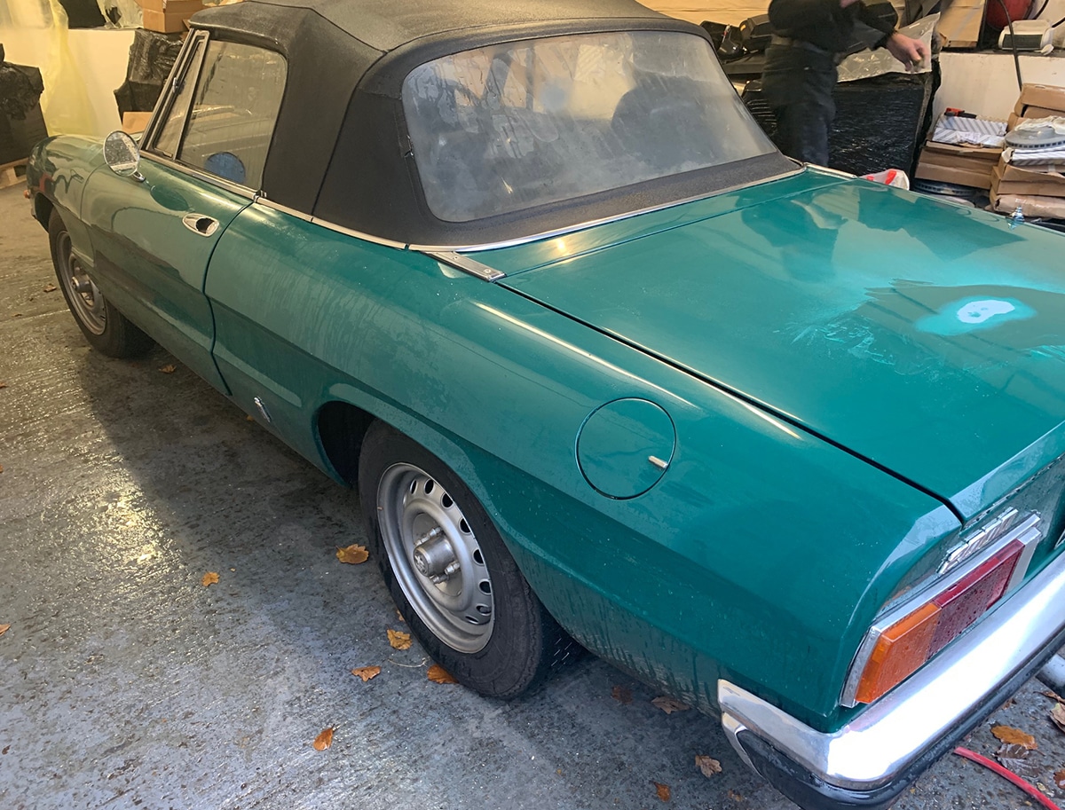 Alfa Romeo Spider arriving for restoration